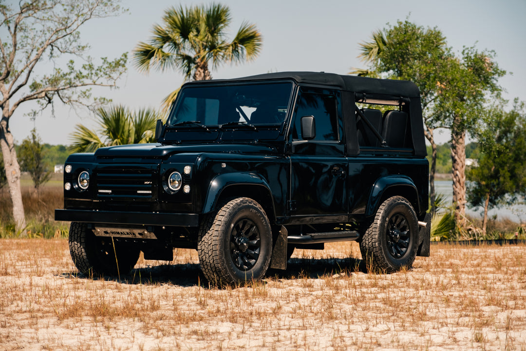 Defender 90 Santorini